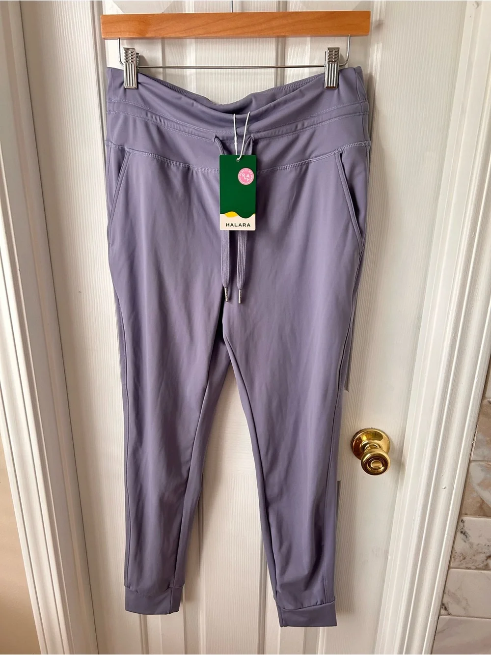 Halara Women’s  Lavender Jogger Bottoms